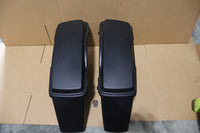 
              79104-03A  79105-03A 79107-03A 79106-03A NEW OEM 1993-2013 HARLEY-DAVIDSON TOURING SADDLEBAGS PAIR
            